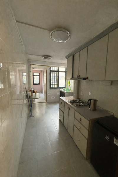 57 Lorong 5 Toa Payoh HDB Flat For Sale at S$ 328,000 | PropertyGuru Singapore - Kitchen
