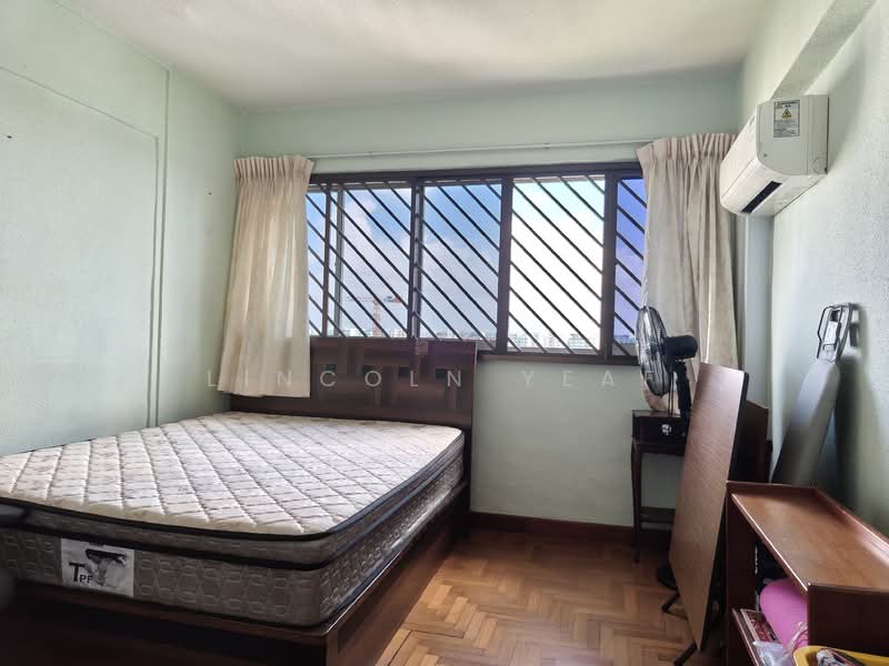 506 Bedok North Avenue 3 HDB Flat For Sale at S$ 750,000 | PropertyGuru Singapore - Bedroom