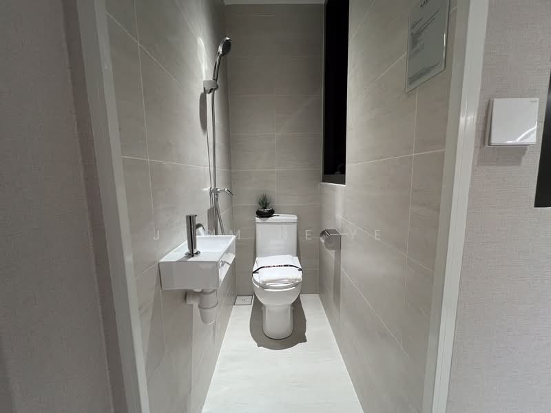 Narra Residences Condominium For Sale at S$ 2,121,000 | PropertyGuru Singapore - Bathroom