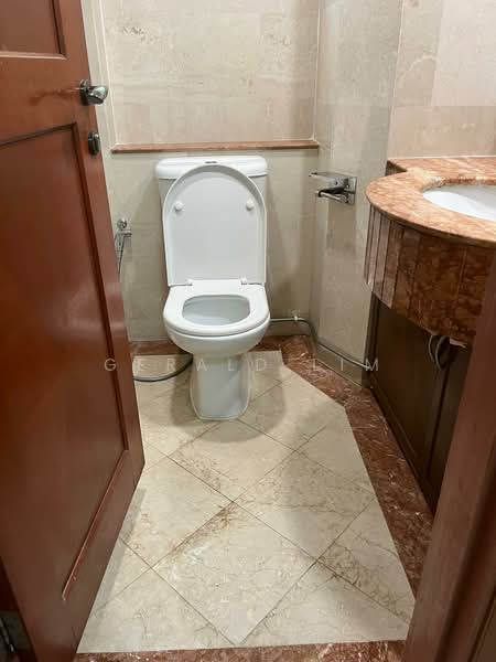 Emerald Garden, 33 Club Street, Room Rental, 200 sqft, Condominium For Rent, by Gerald Lim, 500081579 - Bathroom - PropertyGuru.com.sg