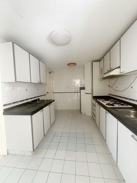 The Tanamera Condominium For Sale at S$ 1,500,000 | PropertyGuru Singapore - Kitchen