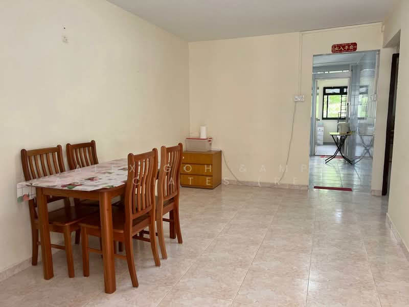 26 Toa Payoh East HDB Flat For Sale at S$ 355,000 | PropertyGuru Singapore - Dining Room