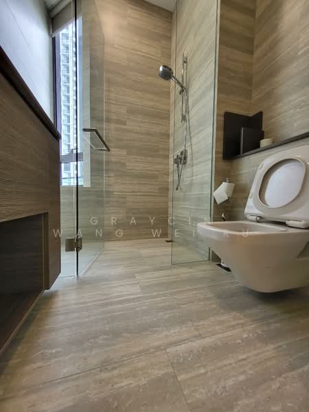 The Crest, 101 Prince Charles Crescent, 3 Bedrooms, 1,378 sqft, Condominium For Rent, by Graycin Wang Wei Ru, 500081597 - Bathroom - PropertyGuru.com.sg