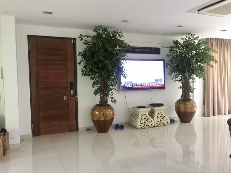 Gentle Road, Gentle Road, 5 Bedrooms, 5,091 sqft, Detached House For Rent, by Roland Tai, 500081600 - Living Room - PropertyGuru.com.sg