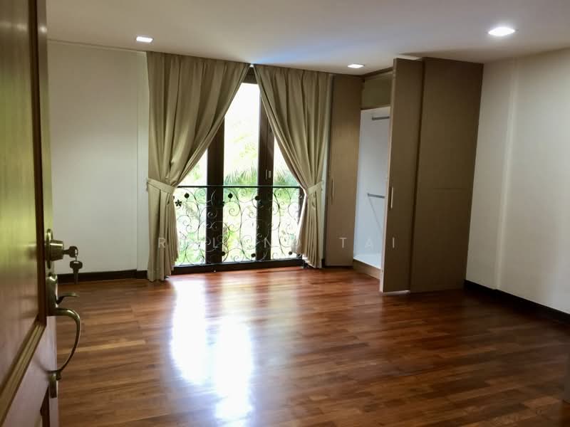 Gentle Road, Gentle Road, 5 Bedrooms, 5,091 sqft, Detached House For Rent, by Roland Tai, 500081600 - Bedroom - PropertyGuru.com.sg
