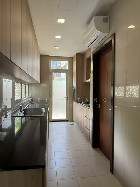 Coronation Road West, Coronation Road West, 5 Bedrooms, 4,800 sqft, Semi-Detached House For Rent, by Kelly Tang Robinson, 500081604 - Kitchen - PropertyGuru.com.sg