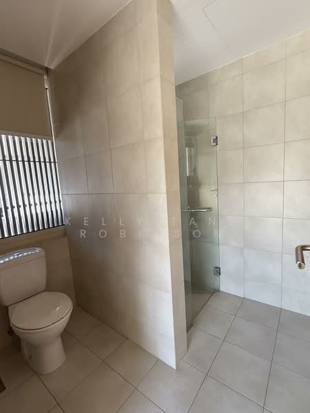 Coronation Road West, Coronation Road West, 5 Bedrooms, 4,800 sqft, Semi-Detached House For Rent, by Kelly Tang Robinson, 500081604 - Bathroom - PropertyGuru.com.sg