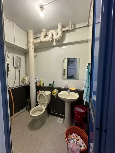 743 Woodlands Circle HDB Flat For Sale at S$ 588,000 | PropertyGuru Singapore - Bathroom