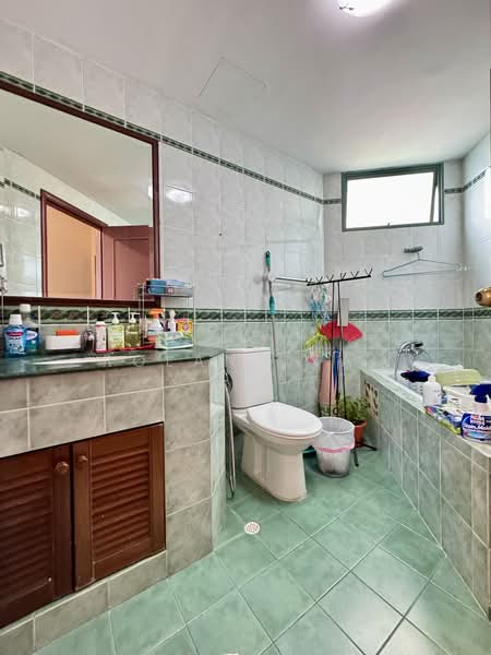 Yew Mei Green Condominium For Sale at S$ 1,388,000 | PropertyGuru Singapore - Bathroom