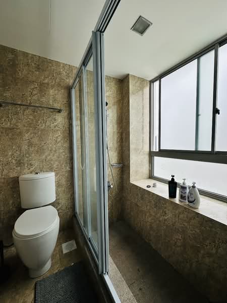 The Lakeshore, 31 Jurong West Street 41, Room Rental, 100 sqft, Condominium For Rent, by Elvin Ang, 500081634 - Bathroom - PropertyGuru.com.sg