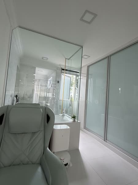 Bedok South Avenue 3 HDB Flat For Sale at S$ 630,000 | PropertyGuru Singapore - Master wardrobe 