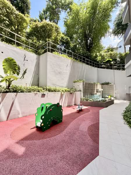 Dunearn 386 Condominium For Sale at S$ 3,350,000 | PropertyGuru Singapore - Garden