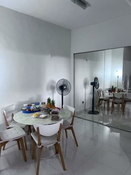 Hillcrest Arcadia Condominium For Sale at S$ 1,299,000 | PropertyGuru Singapore - Dining Room