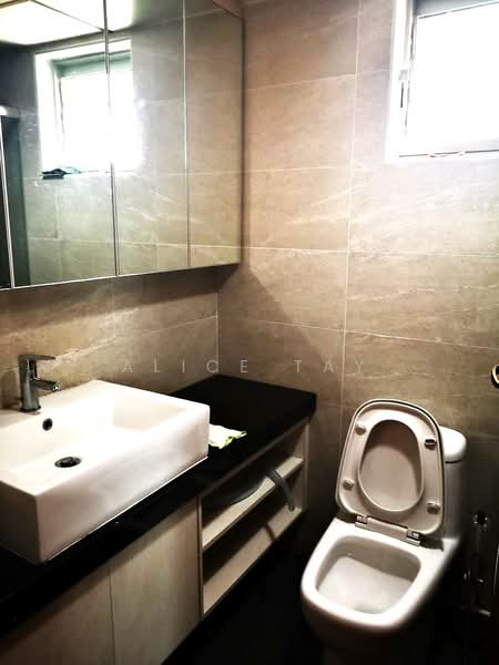 303A Punggol Central HDB Flat For Sale at S$ 769,000 | PropertyGuru Singapore - Bathroom