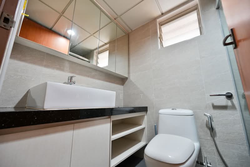 303A Punggol Central, 303A Punggol Central, 3 Bedrooms, 1,001 sqft, HDB Flat For Sale, by Alice Tay, 500081664 - Bathroom - PropertyGuru.com.sg