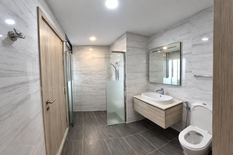 The Alps Residences Condominium For Sale at S$ 1,250,000 | PropertyGuru Singapore - Bathroom