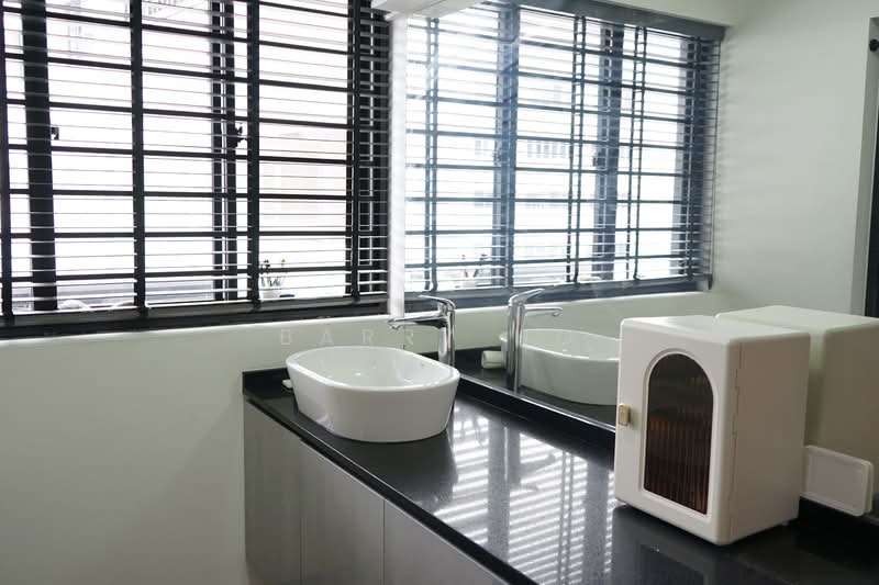 40 Sims Drive HDB Flat For Sale at S$ 838,888 | PropertyGuru Singapore - Bathroom