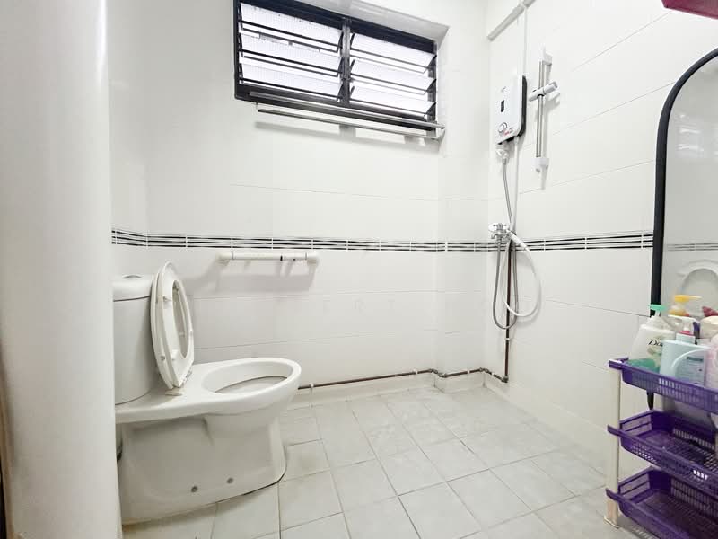 117 Yishun Ring Road HDB Flat For Sale at S$ 415,000 | PropertyGuru Singapore - Bathroom