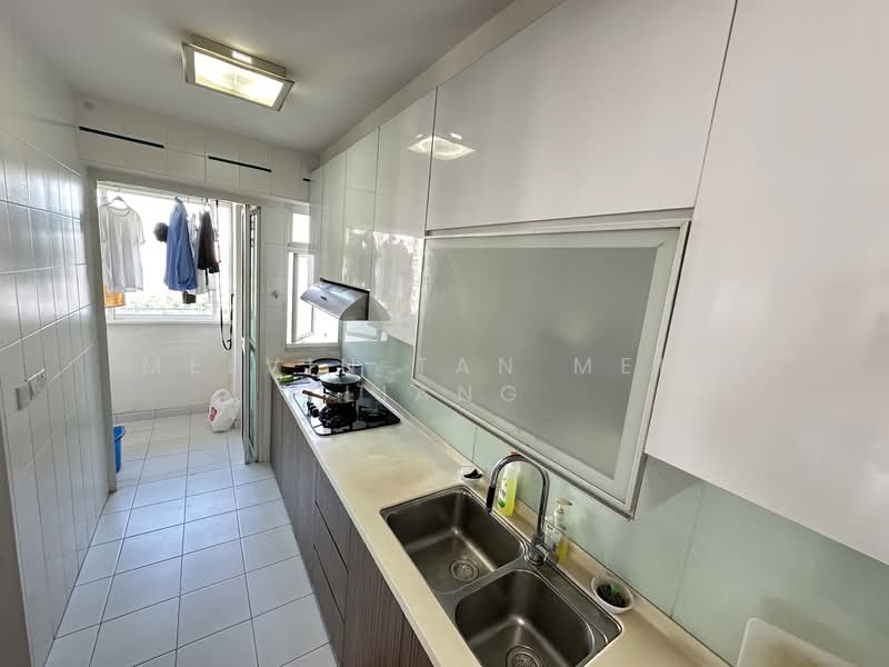 411B Fernvale Road HDB Flat For Sale at S$ 720,000 | PropertyGuru Singapore - Kitchen
