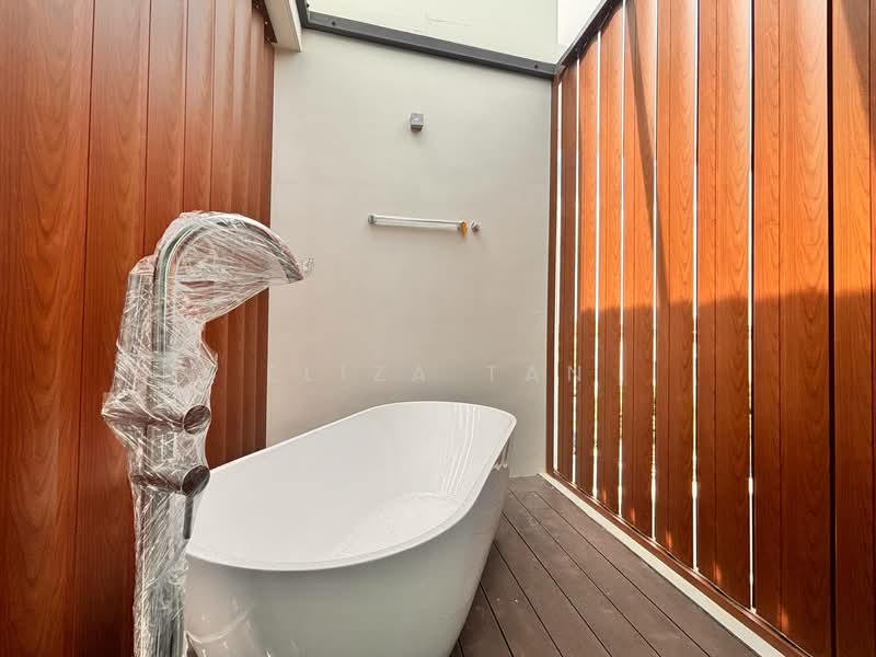 Bedok Avenue Semi-Detached House For Sale at S$ 7,500,000 | PropertyGuru Singapore - Bathroom