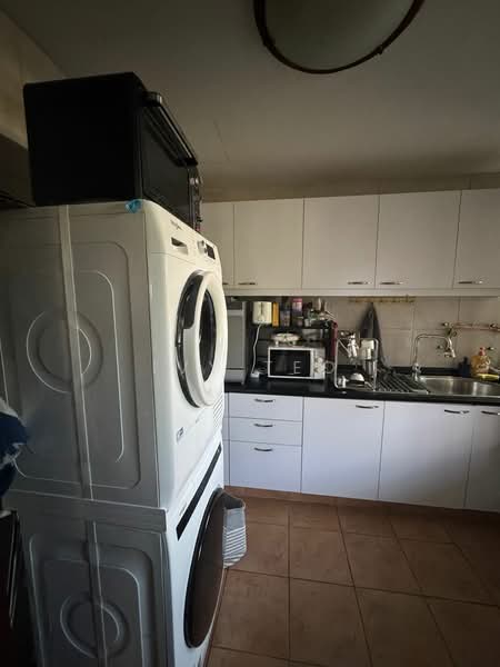 UE Square, 205 River Valley Road, 2 Bedrooms, 1,117 sqft, Condominium For Rent, by Ivy Teo, 500081737 - Kitchen - PropertyGuru.com.sg