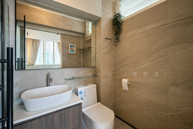 81 Lorong 4 Toa Payoh HDB Flat For Sale at S$ 1,299,999 | PropertyGuru Singapore - Bathroom
