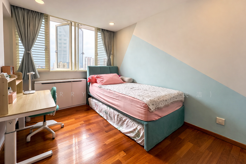 81 Lorong 4 Toa Payoh HDB Flat For Sale at S$ 1,299,999 | PropertyGuru Singapore - Bedroom