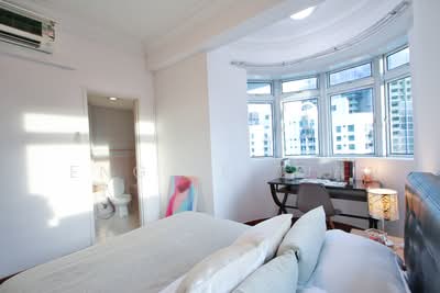 For Sale - La Crystal