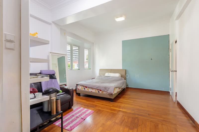 Mera Gardens Corner Terrace For Sale at S$ 4,300,000 | PropertyGuru Singapore