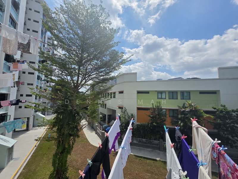 413 Ang Mo Kio Avenue 10 HDB Flat For Sale at S$ 550,000 | PropertyGuru Singapore - Exterior