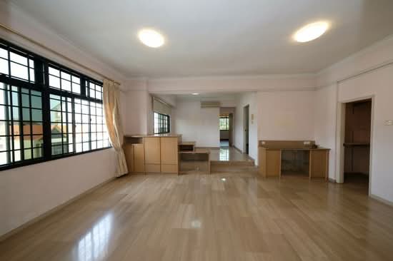 King's Apartments Walk-up Apartment For Sale at S$ 1,680,000 | PropertyGuru Singapore