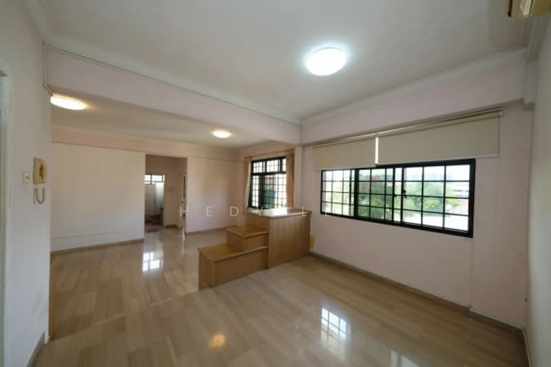 King's Apartments Walk-up Apartment For Sale at S$ 1,680,000 | PropertyGuru Singapore - Living Room