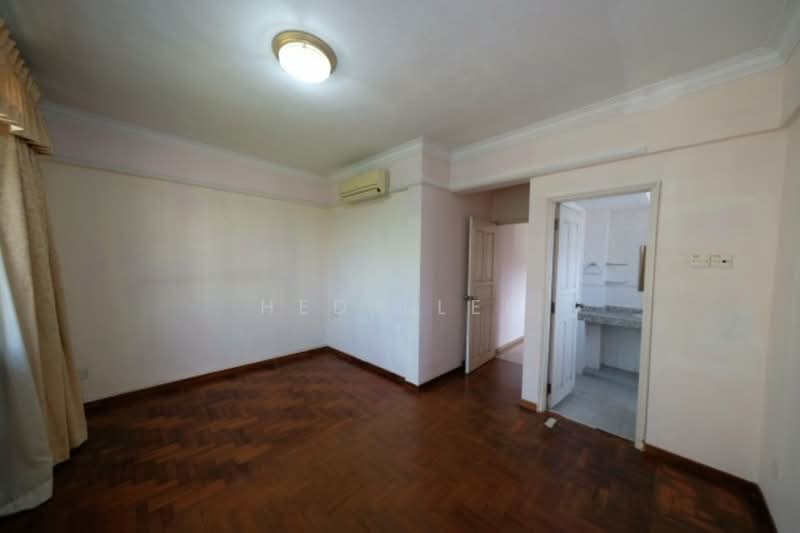 King's Apartments Walk-up Apartment For Sale at S$ 1,680,000 | PropertyGuru Singapore - Interior