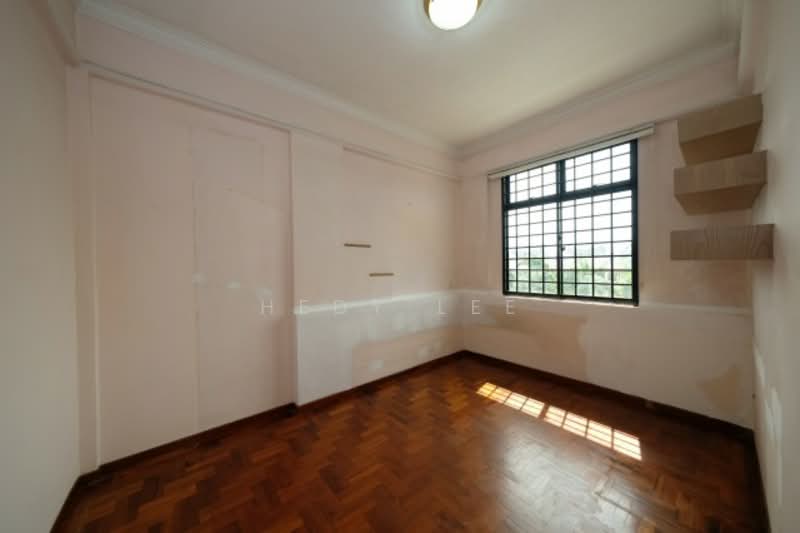 King's Apartments Walk-up Apartment For Sale at S$ 1,680,000 | PropertyGuru Singapore - Interior