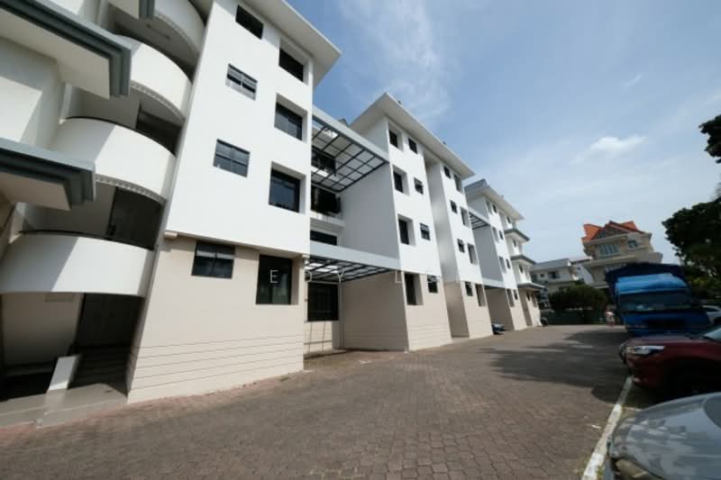 King's Apartments Walk-up Apartment For Sale at S$ 1,680,000 | PropertyGuru Singapore - Exterior