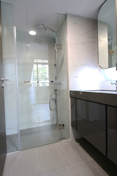 Avenue South Residence Condominium For Sale at S$ 1,080,000 | PropertyGuru Singapore - Bathroom