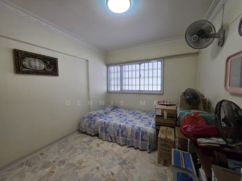 284 Tampines Street 22 HDB Flat For Sale at S$ 520,000 | PropertyGuru Singapore - Bedroom