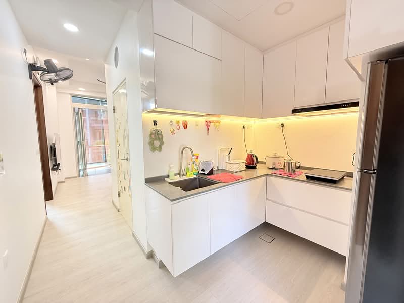 Naung Residence Apartment For Sale at S$ 870,000 | PropertyGuru Singapore - Kitchen