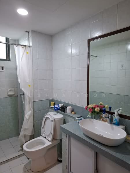 Summerdale, 2 Boon Lay Drive, Room Rental, 120 sqft, Condominium For Rent, by Joshua Boon, 500081818 - Bathroom - PropertyGuru.com.sg