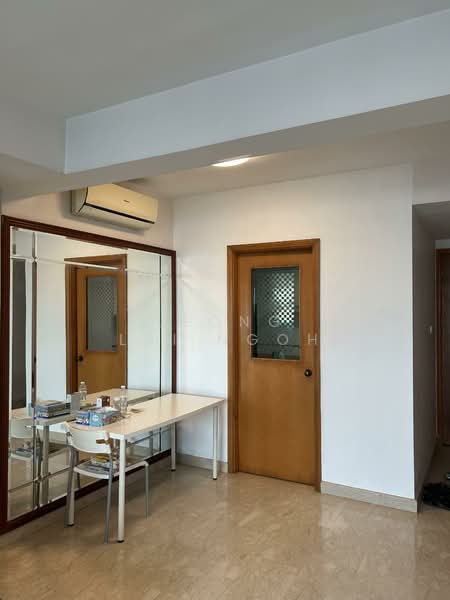 Guilin View Condominium For Sale at S$ 1,100,000 | PropertyGuru Singapore - Dining area