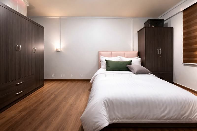 174 Boon Lay Drive HDB Flat For Sale at S$ 320,000 | PropertyGuru Singapore - Bedroom