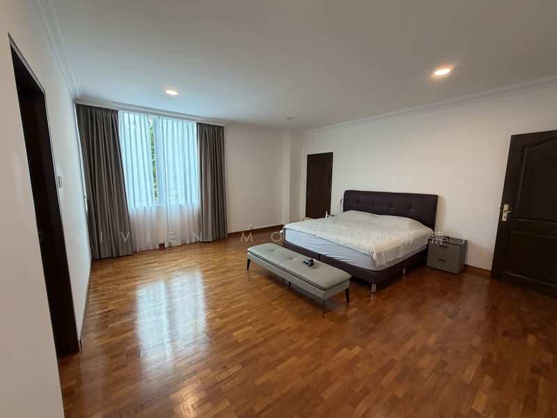 3-Storey Bungalow Near Singapore American School, Woodgrove Avenue, 5 Bedrooms, 6,500 sqft, Bungalow House For Rent, by Vivien Mok (莫琍清), 500081832 - Master Bedroom - PropertyGuru.com.sg