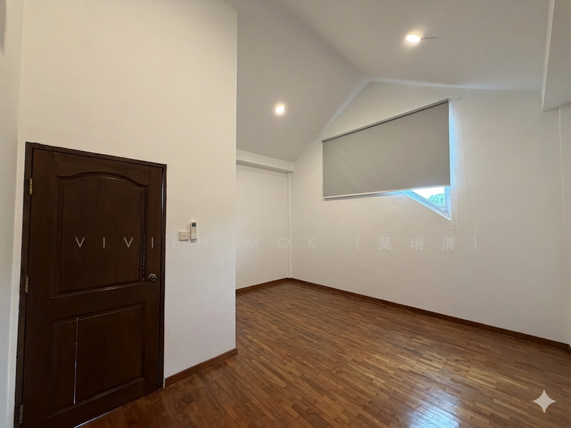 3-Storey Bungalow Near Singapore American School, Woodgrove Avenue, 5 Bedrooms, 6,500 sqft, Bungalow House For Rent, by Vivien Mok (莫琍清), 500081832 - Attic - PropertyGuru.com.sg