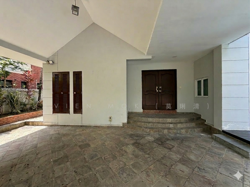 3-Storey Bungalow Near Singapore American School, Woodgrove Avenue, 5 Bedrooms, 6,500 sqft, Bungalow House For Rent, by Vivien Mok (莫琍清), 500081832 - Front Porch - PropertyGuru.com.sg