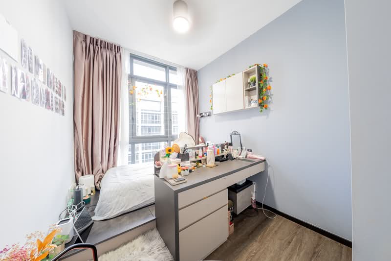 Symphony Suites Condominium For Sale at S$ 1,450,000 | PropertyGuru Singapore - Bedroom