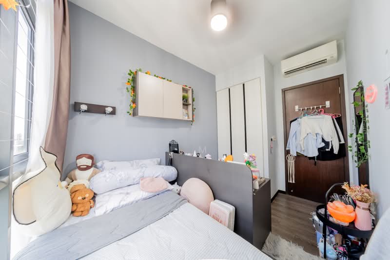 Symphony Suites Condominium For Sale at S$ 1,450,000 | PropertyGuru Singapore - Bedroom