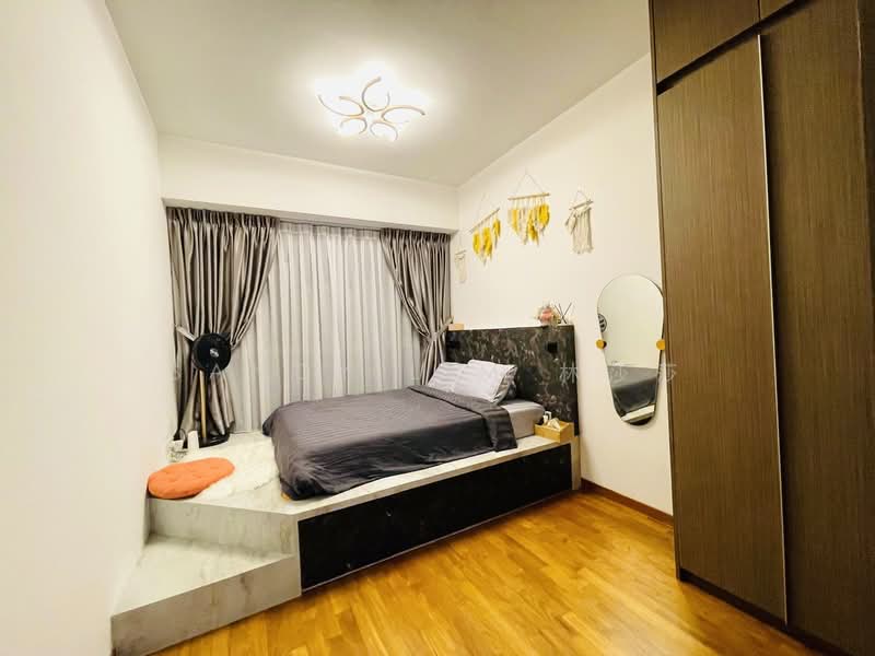 Seaside Residences Condominium For Sale at S$ 1,880,000 | PropertyGuru Singapore - Master Bedroom