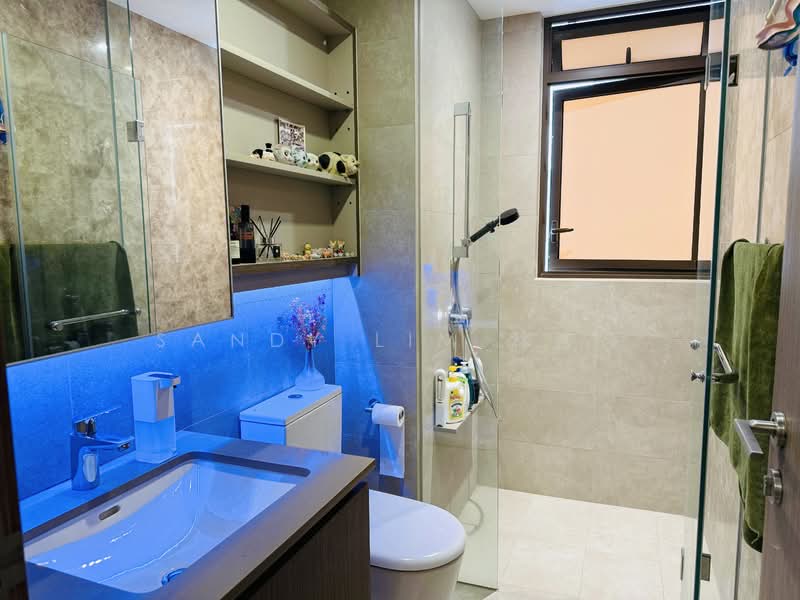 Seaside Residences Condominium For Sale at S$ 1,880,000 | PropertyGuru Singapore - Master Bathroom