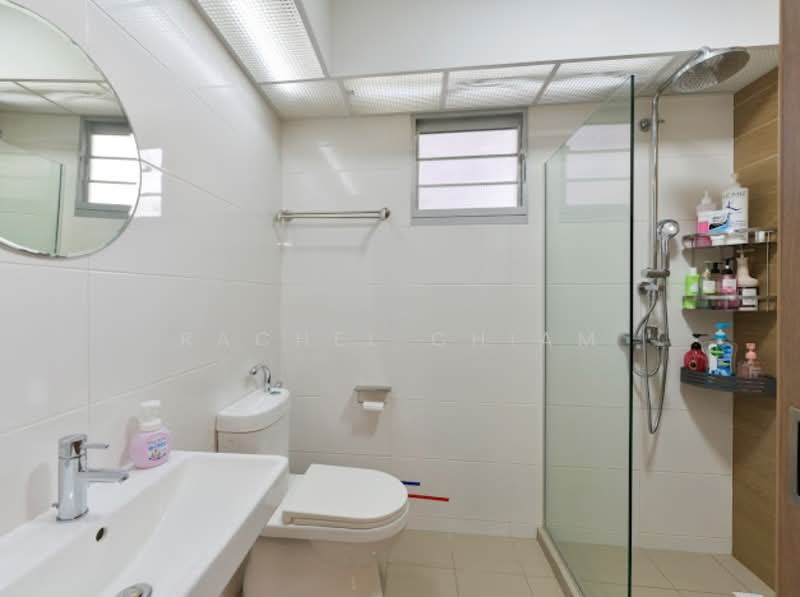 874C Tampines Street 85 HDB Flat For Sale at S$ 949,000 | PropertyGuru Singapore - Bathroom