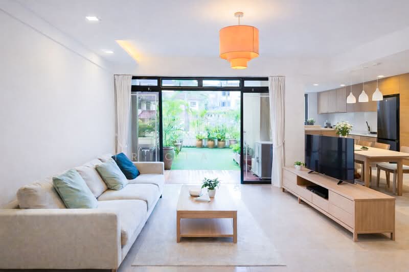 Pinewood Gardens Condominium For Sale at S$ 4,300,000 | PropertyGuru Singapore - Living Room